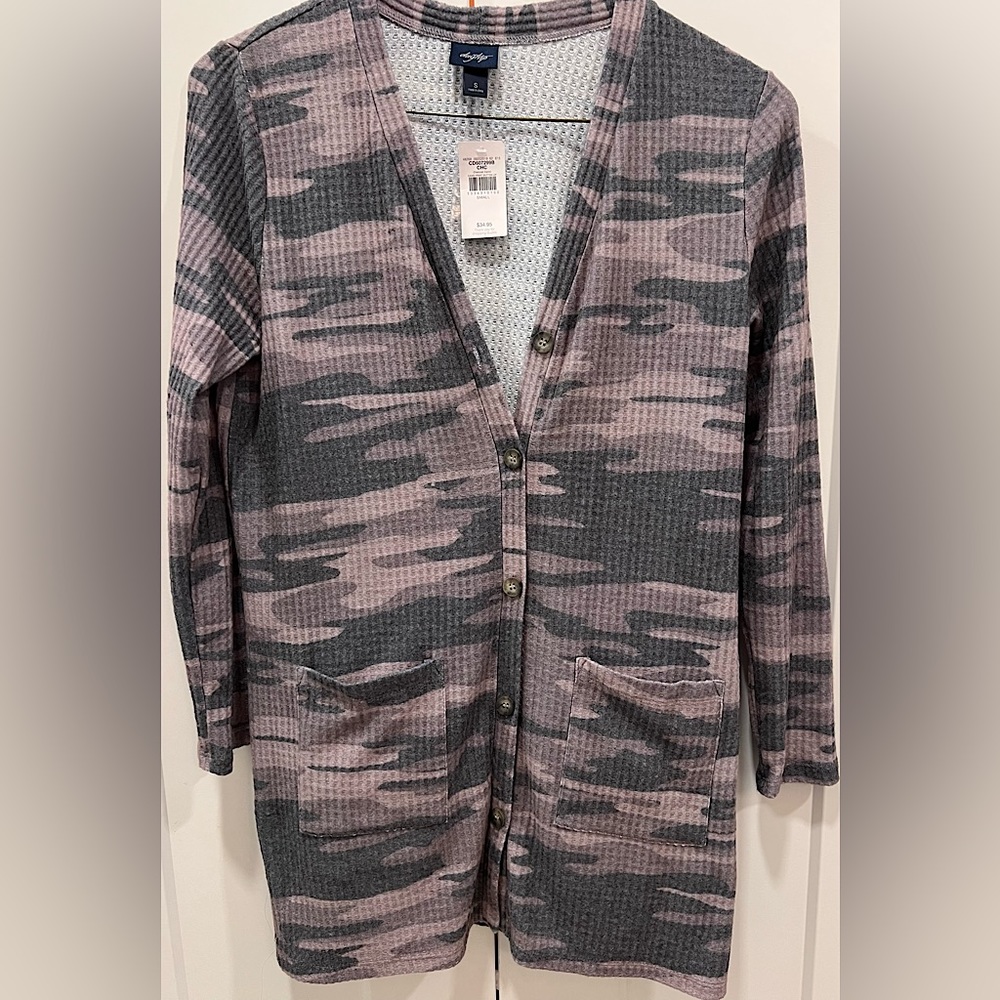 NWT Daytrip Camo Button Up Cardigan